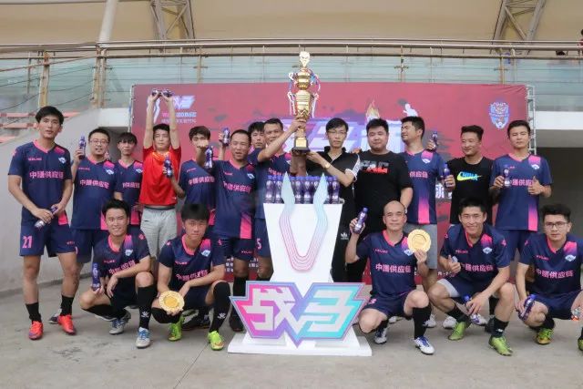 皇马第五签！揽1米94的21岁本土高中锋 闪电官宣签约